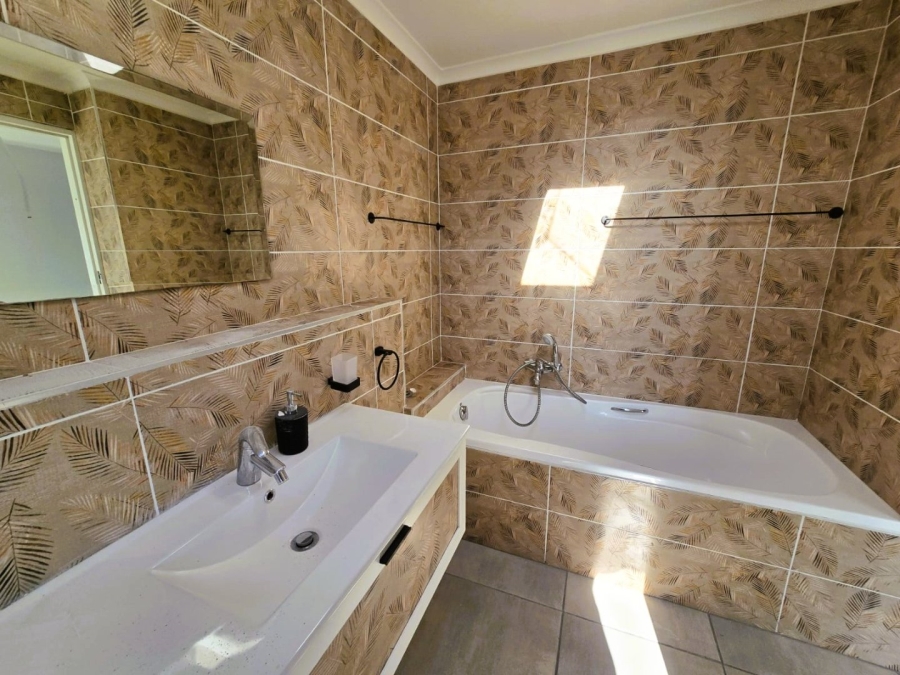 2 Bedroom Property for Sale in Wilderness Central Western Cape